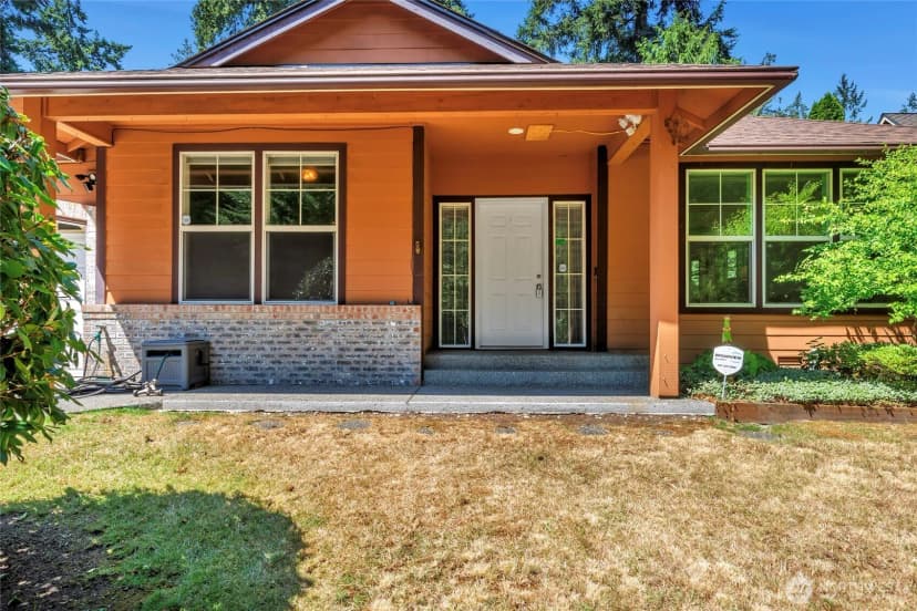 Property photo for 11402 83rd Avenue Sw, Lakewood photo 3