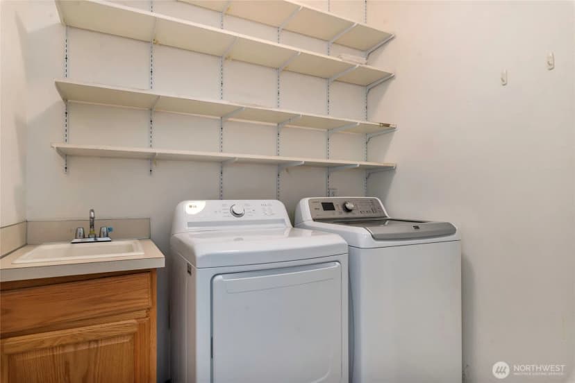 Property photo for 11402 83rd Avenue Sw, Lakewood photo 18