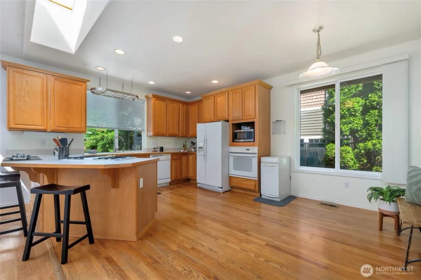 Property photo for 11402 83rd Avenue Sw, Lakewood photo 8