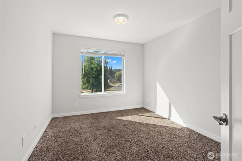 Property photo for 310 Olive Street Se, Orting photo 20