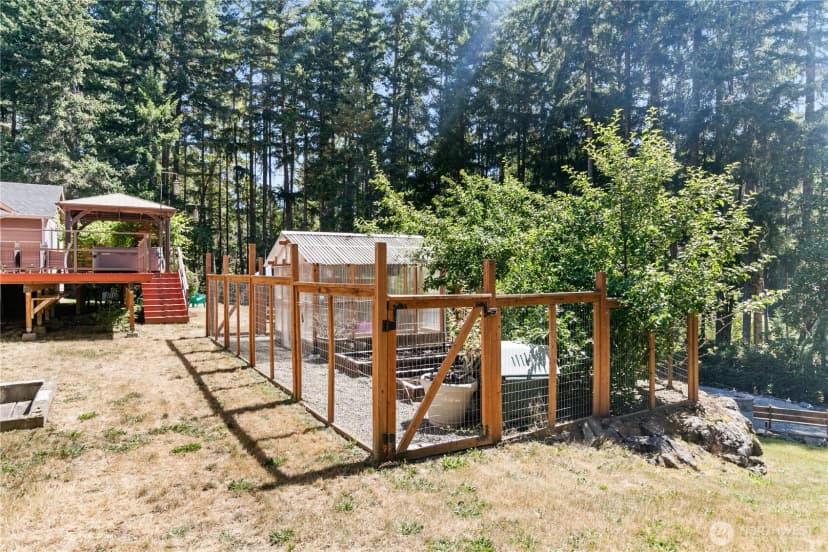 Property photo for 9829 Kooley Drive Nw, Gig Harbor photo 28