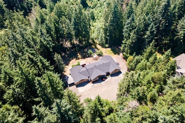Property photo for 9829 Kooley Drive Nw, Gig Harbor photo 2