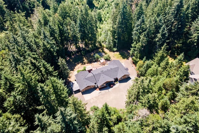 Property photo for 9829 Kooley Drive Nw, Gig Harbor photo 2