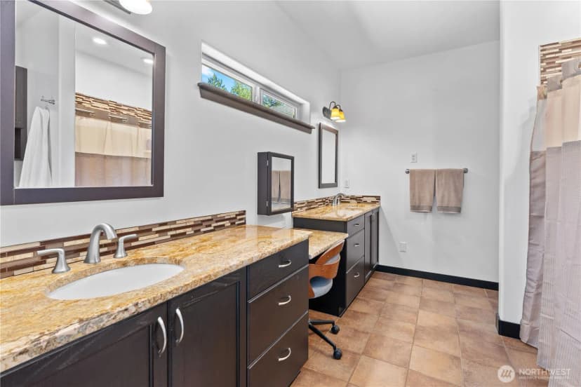 Property photo for 15208 250th Street E, Graham photo 19