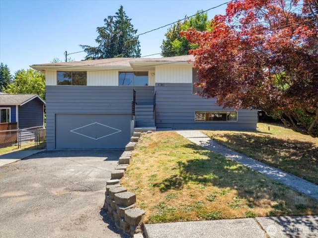 Property photo for 3015 Sw 105th Street, Seattle photo 4