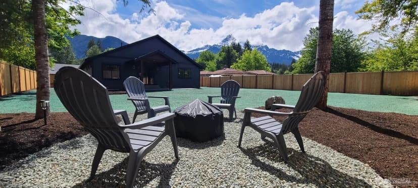 Property photo for 404 Trail Street, Darrington