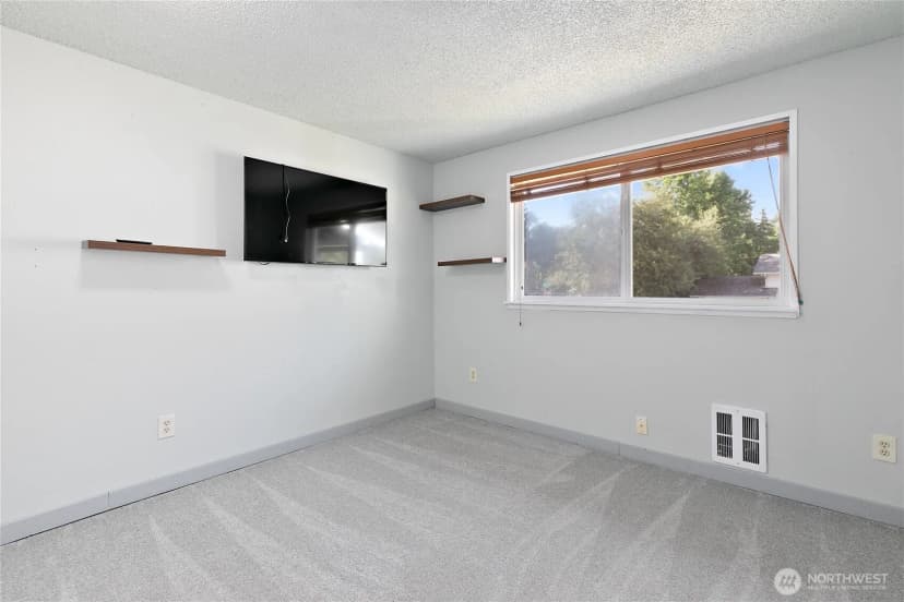 Property photo for 5701 38th Court Se, Lacey photo 9