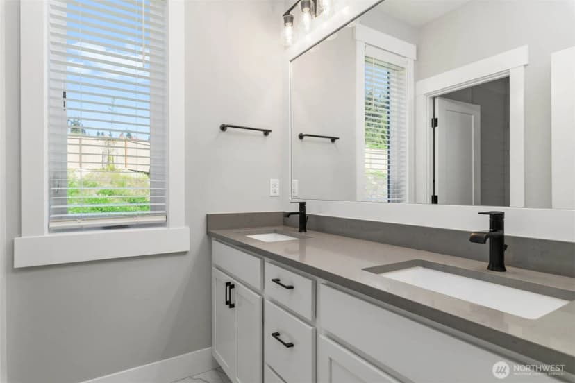 Property photo for 9507 38th Street E, Edgewood photo 9