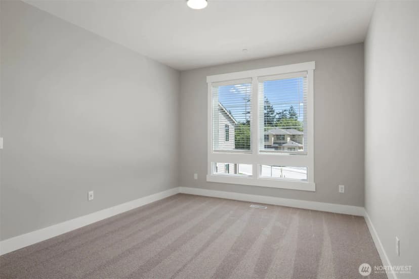 Property photo for 9507 38th Street E, Edgewood photo 8
