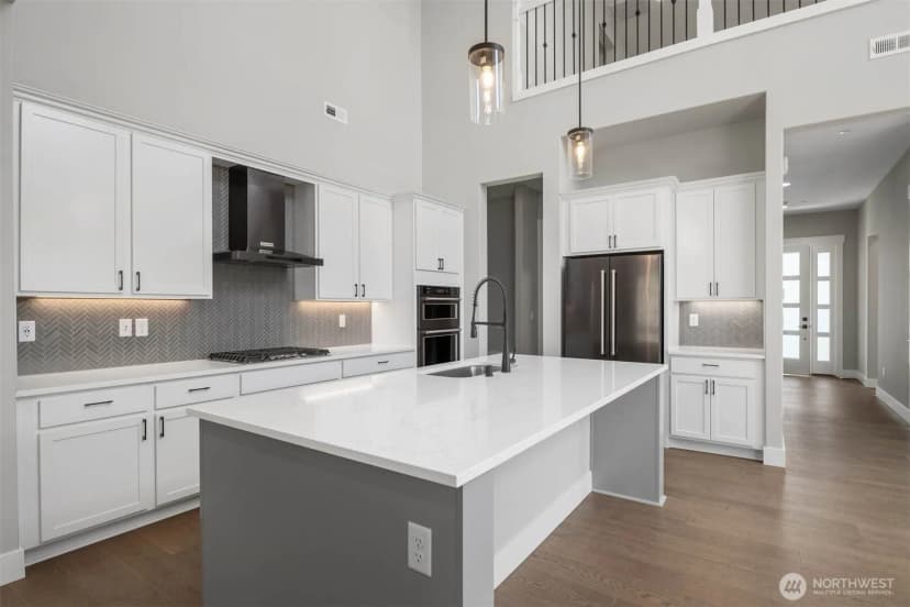 Property photo for 9507 38th Street E, Edgewood photo 4