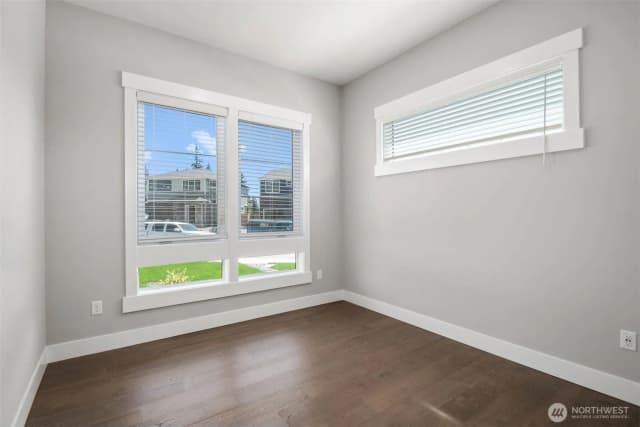 Property photo for 9507 38th Street E, Edgewood photo 3