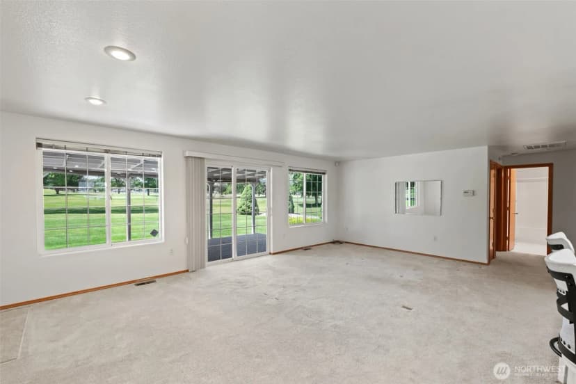 Property photo for 19214 Lakeview Drive, Soap Lake photo 5