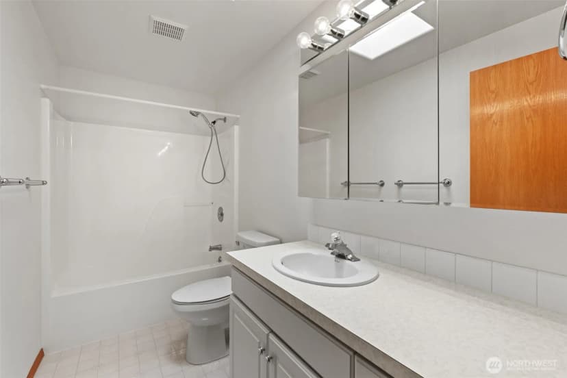 Property photo for 19214 Lakeview Drive, Soap Lake photo 16