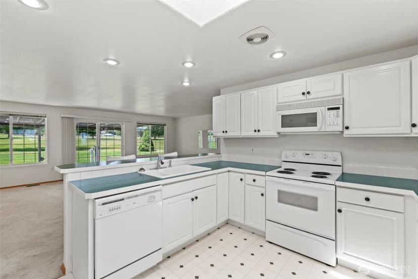Property photo for 19214 Lakeview Drive, Soap Lake photo 7