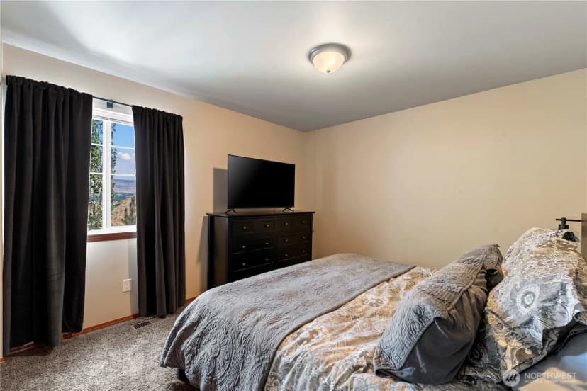 Property photo for 300 Saddlehorn Lane, Wenatchee photo 15