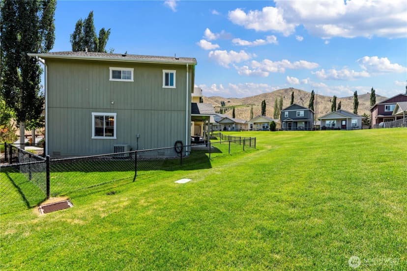 Property photo for 300 Saddlehorn Lane, Wenatchee photo 23