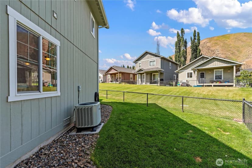 Property photo for 300 Saddlehorn Lane, Wenatchee photo 24