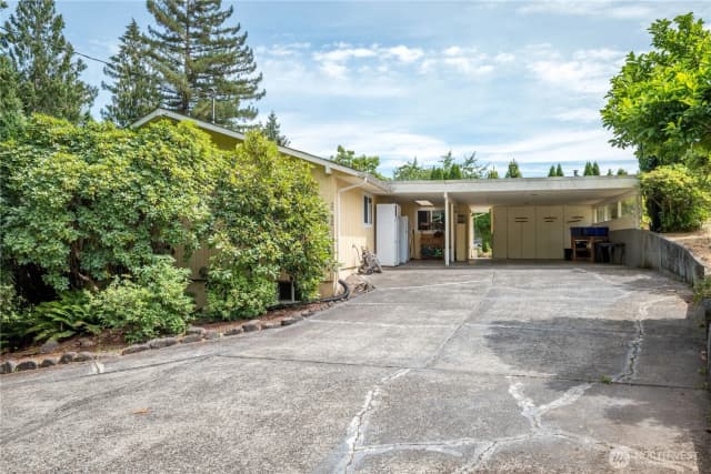 Property photo for 2102 Burcham Street, Kelso