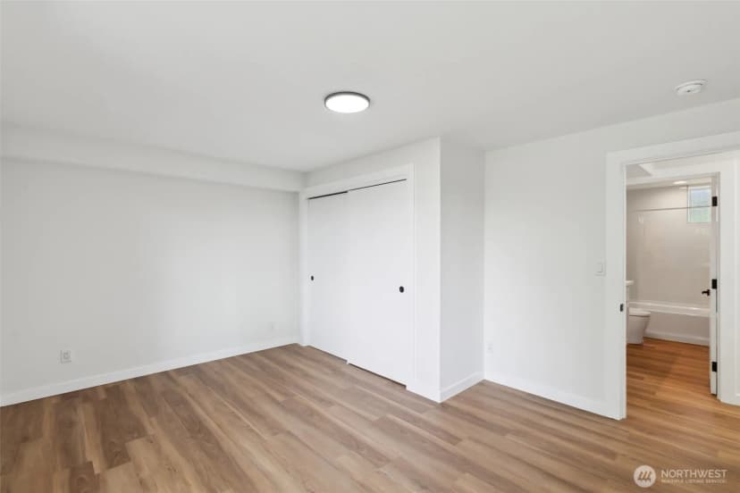 Property photo for 2204 139th Place Se, Bellevue photo 21