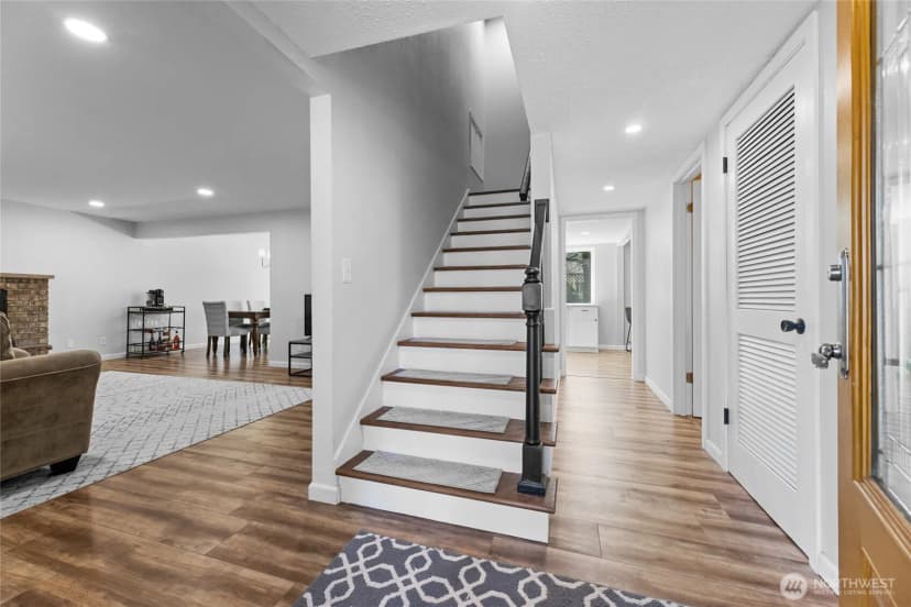 Property photo for 7902 Jade Drive Sw, Lakewood photo 17