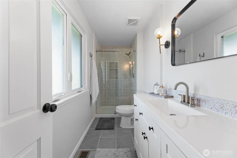 Property photo for 7902 Jade Drive Sw, Lakewood photo 21