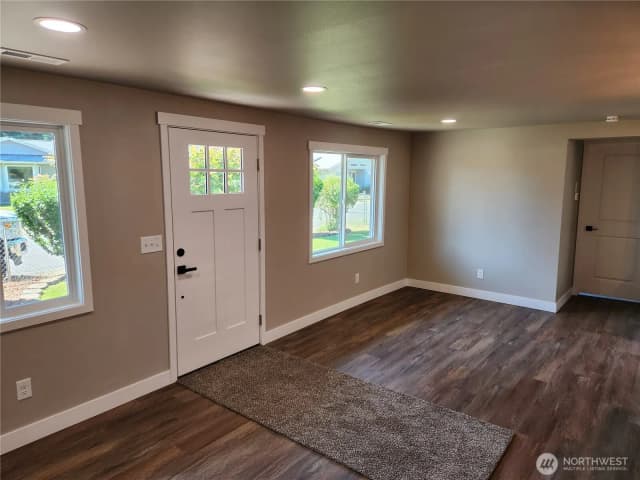 Property photo for 17105 8th Avenue Ct E, Spanaway photo 5