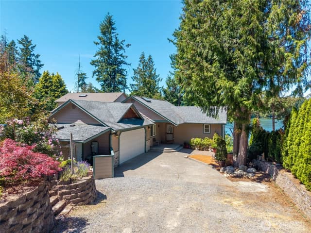 Property photo for 21945 Promontory Court Se, Yelm