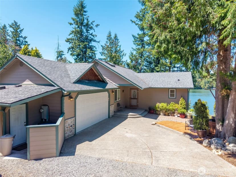 Property photo for 21945 Promontory Court Se, Yelm photo 3