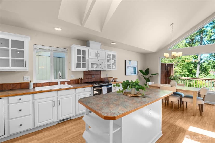 Property photo for 21945 Promontory Court Se, Yelm photo 13