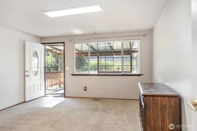 Property photo for 10953 Gardner Road, Burlington photo 4