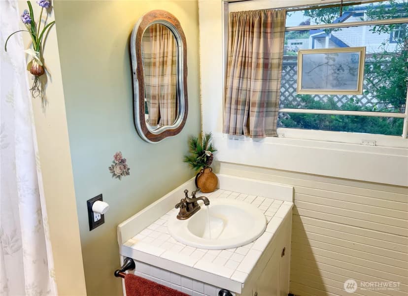 Property photo for 405 Taylor Street, Port Townsend photo 10