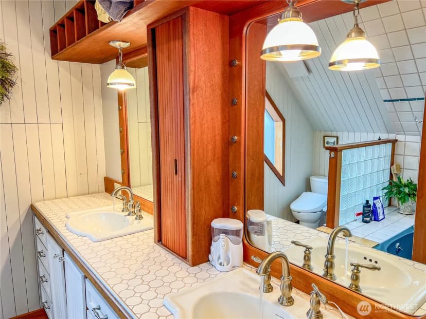 Property photo for 405 Taylor Street, Port Townsend photo 32