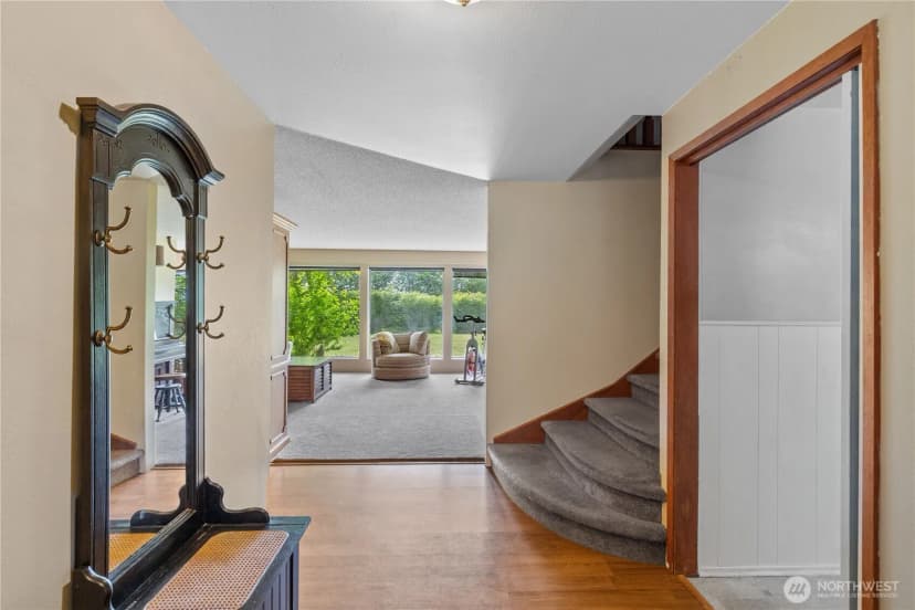 Property photo for 23019 Arlington Heights Road, Arlington photo 3