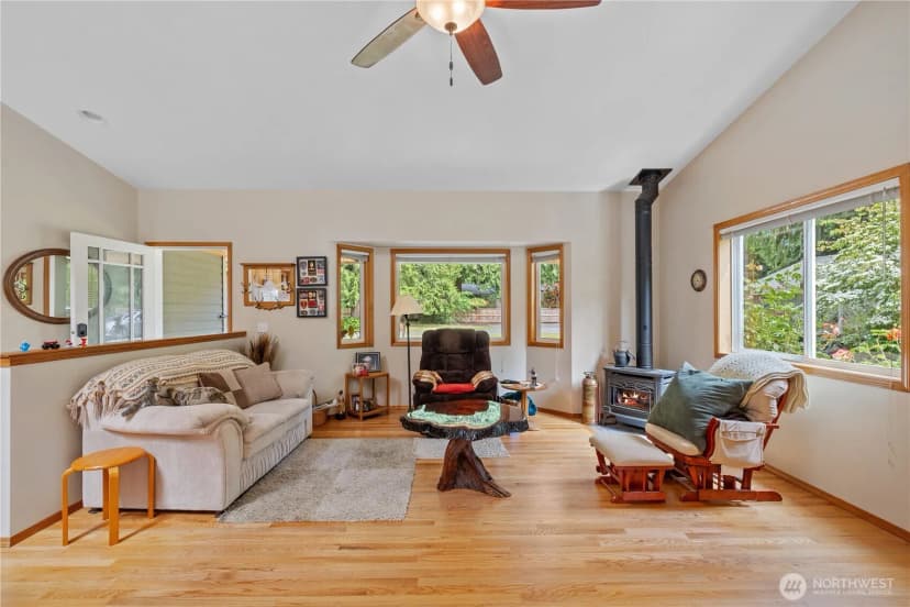 Property photo for 23019 Arlington Heights Road, Arlington photo 26
