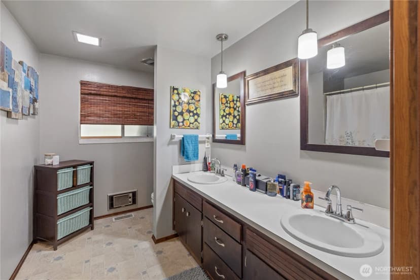 Property photo for 23019 Arlington Heights Road, Arlington photo 11