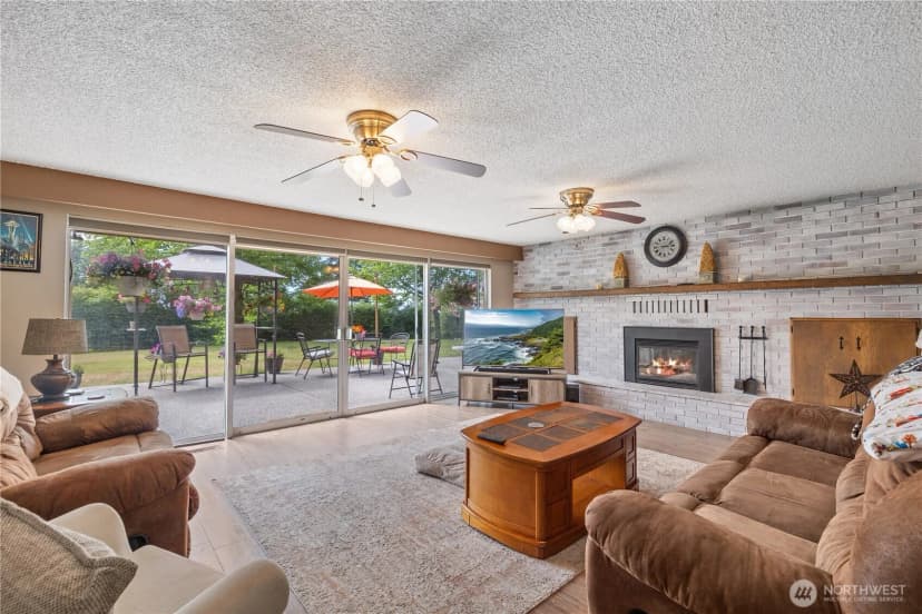 Property photo for 23019 Arlington Heights Road, Arlington photo 7