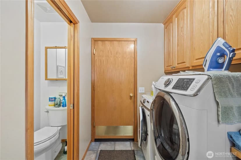 Property photo for 23019 Arlington Heights Road, Arlington photo 32