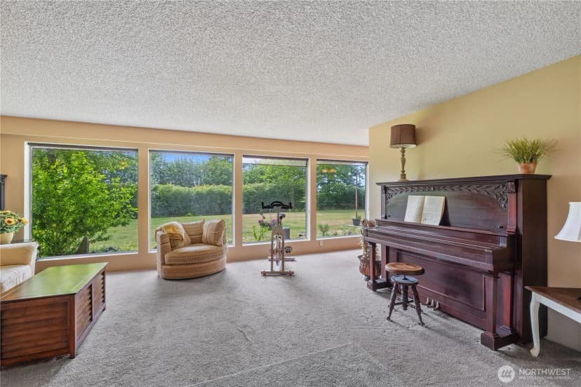 Property photo for 23019 Arlington Heights Road, Arlington photo 5