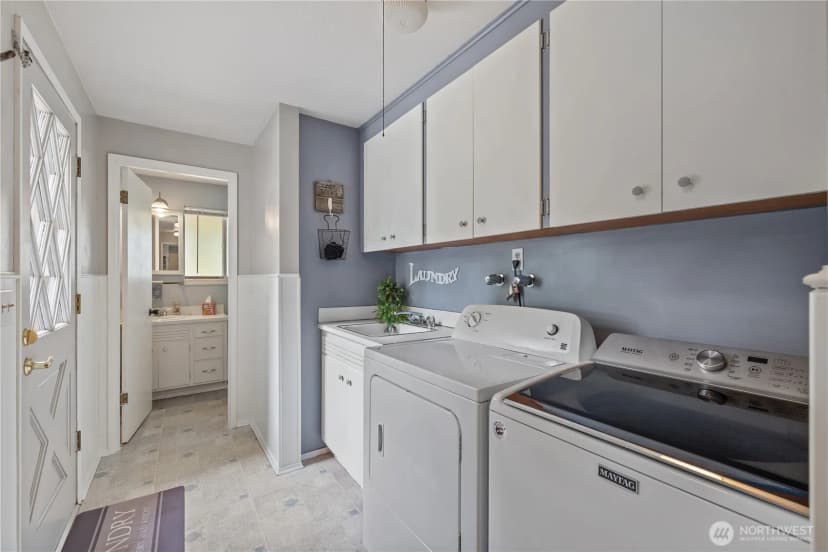 Property photo for 23019 Arlington Heights Road, Arlington photo 12