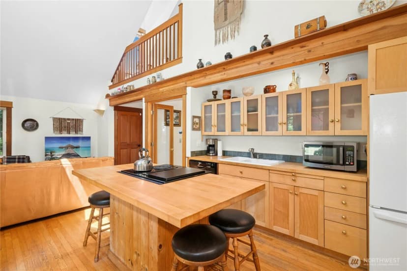 Property photo for 5579 Ne Foster Road, Bainbridge Island photo 9