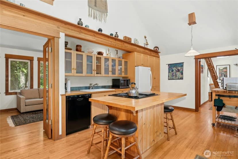 Property photo for 5579 Ne Foster Road, Bainbridge Island photo 7
