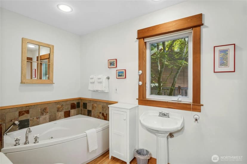 Property photo for 5579 Ne Foster Road, Bainbridge Island photo 19