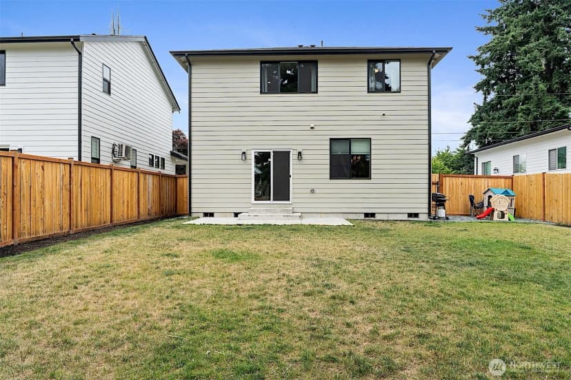 Property photo for 10111 12th Avenue E, Tacoma photo 35