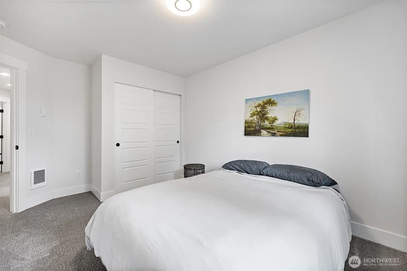 Property photo for 10111 12th Avenue E, Tacoma photo 29