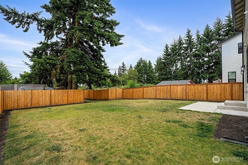 Property photo for 10111 12th Avenue E, Tacoma photo 32