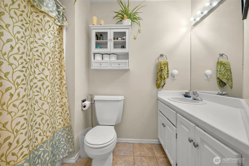 Property photo for 10 Cedar Place, Bellingham photo 14
