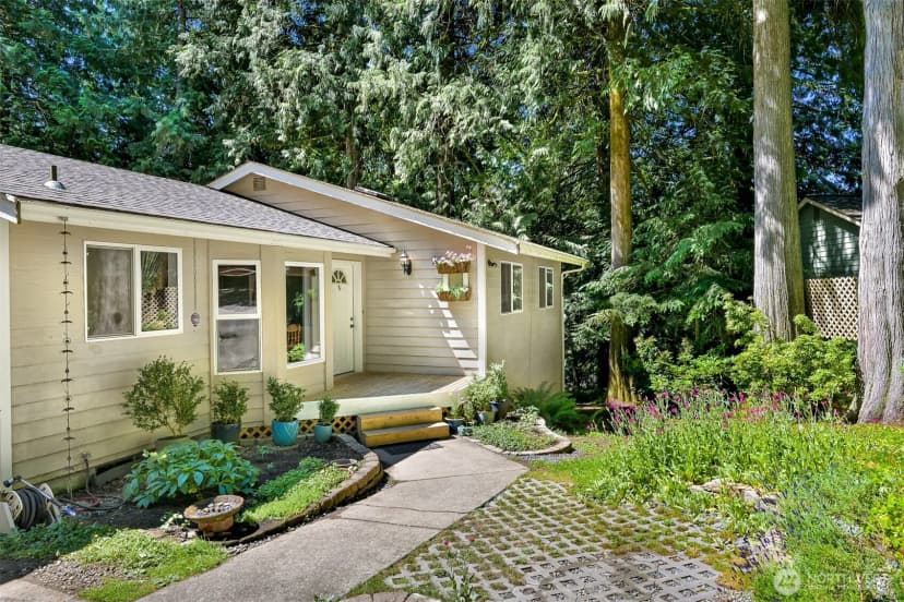 Property photo for 10 Cedar Place, Bellingham photo 3