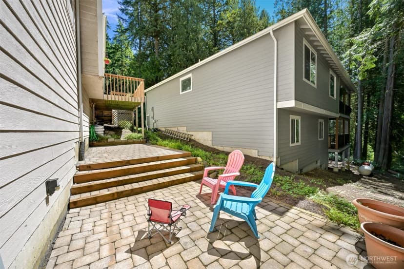 Property photo for 10 Cedar Place, Bellingham photo 19