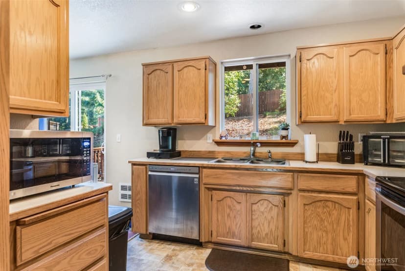Property photo for 17502 Clear Lake Boulevard Se, Yelm photo 11