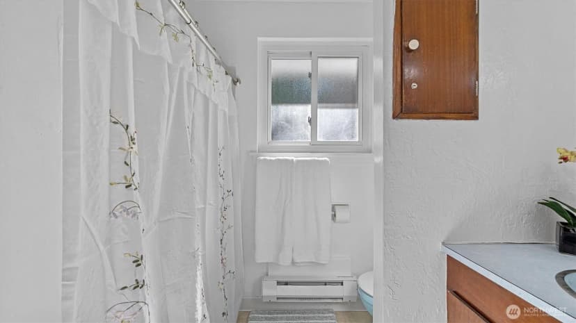 Property photo for 490 Se Pasek Street, Oak Harbor photo 12